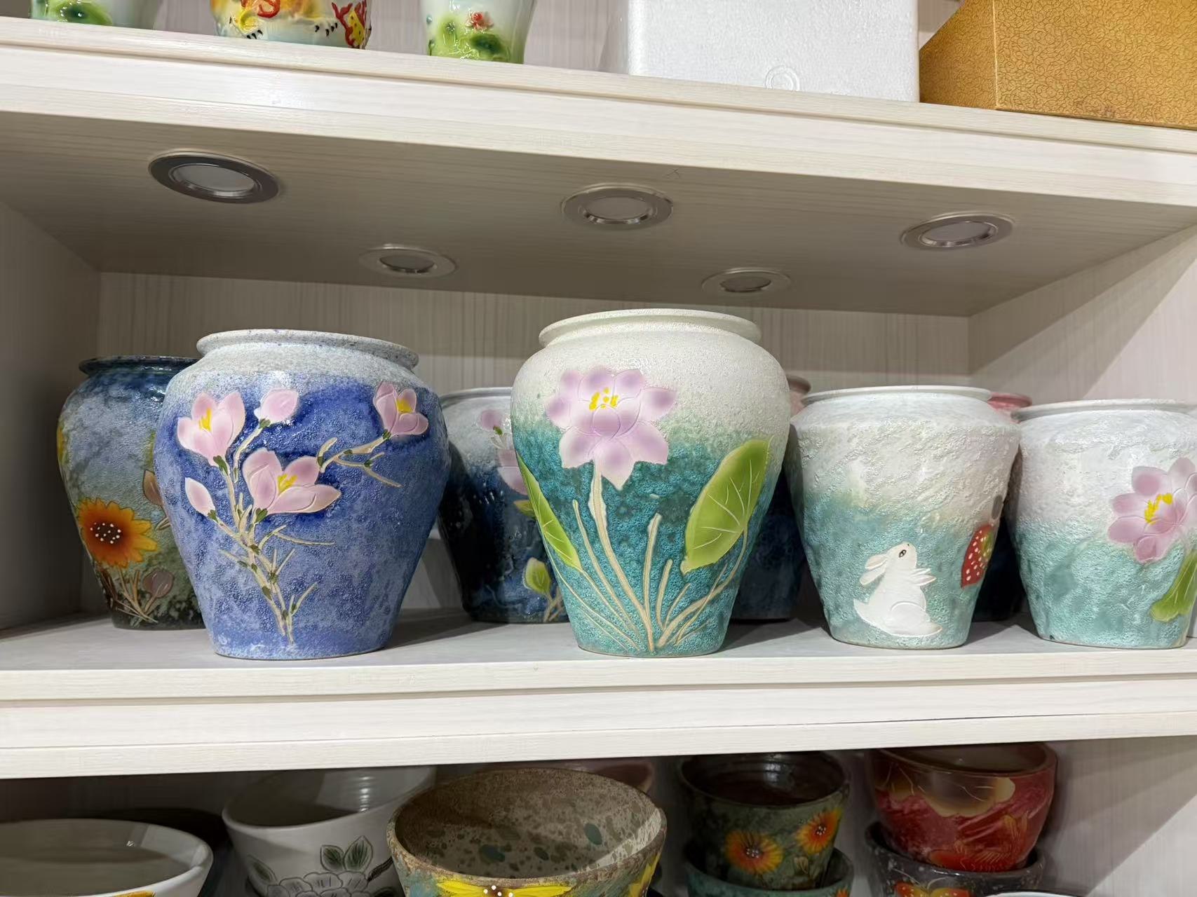 Indoor Outdoor Ceramic Flower Pots Artistic Garden Decor Durable Glazed Planters with Perfect for Home Office and Terrace.jpg