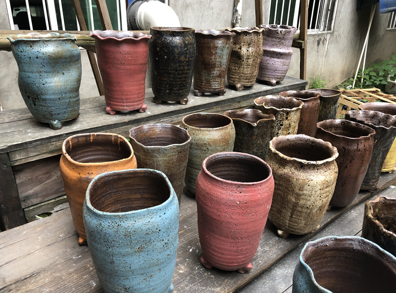Wholesale Modern Glazed Ceramic Face Flower Pot with Customizable Color Size for Garden Home Decor Eco-Friendly.png